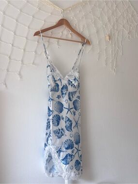 Amazon Blue & White Seashell Lace-Trim Slip